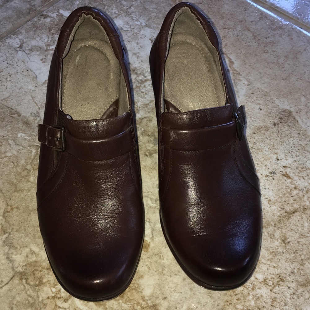 Naturalizer size. Size 6w